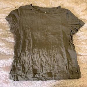 Cropped army green short sleeve tee